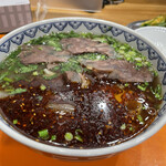 伊蘭香 - 特製牛肉麺！　微辛！　　乗っているのは、牛肉の煮凝り？