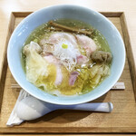 飯田商店 - わんたん入りしおらぁ麺（1580円）