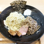 飯田商店 - つけ麺の麺＝2種類の合い盛り