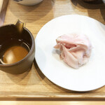 飯田商店 - つけ麺（しお味）後半提供の濃密出汁（昆布水）・しゃぶ肉