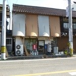 Cherry - 2012.11 幹線道路沿いで駐車場が判りにくいですが向かって左手３０ｍに数台分有ります