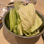 串カツ田中 - お通しキャベツ