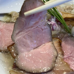 宍道湖しじみ中華蕎麦 琥珀 - 【2021.9.21】豚ロースチャーシュー。