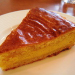 パティスリー イル・プルー・シュル・ラ・セーヌ - ガトー・バスク