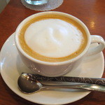 パティスリー イル・プルー・シュル・ラ・セーヌ - カフェラテ