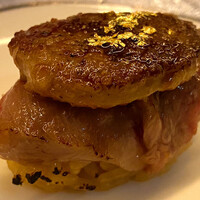 鮨 四 - 【逸品料理】フォアグラと和牛のお寿司