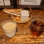 楮 - ミルクプリンに紅茶のソースとアイスコーヒー