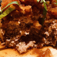 鉄板ダイニング織部 - ハンバーグ断面