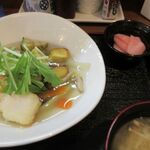 となりの食堂 - 浅漬けはかぶ