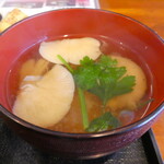 Ichiba Chokusou Meshidokoro Ichi - 出汁の効いた美味しいお味噌汁