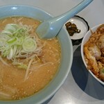 サッポロラーメン玉半どさんこ - 