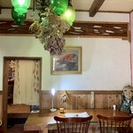 ふるかふぇ処 満天堂 - 玄関の土間、お席が設けられてます