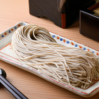 Homemade noodles with seaweed. Three "stands" are achieved by in-store hammering.