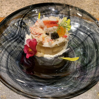 ステーキ懐石都 春日 - ホタテのゼリー寄せとタラバガニ