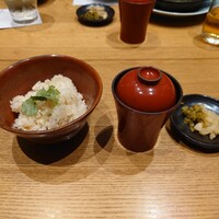うおまん 西梅田本店 - 鯛ご飯、赤出汁、お漬物
