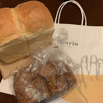 petrin Toyama - pain de petrin 1/2 ・蜜りんごヘーゼルナッツ 1/2