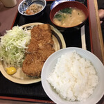 Kusunoki - とんかつ定食　これで670円偉い！
                        　　　　まみこまみこ
