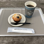 SOHOLM CAFE - チーズとブルーベリーのマフィン＆ブレンド720円（私）