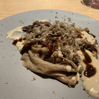 マンサルヴァ - こちらは打って変わって、秋らしさ満開のふくよかな味わいの温前菜。青臭さとは無縁のサンジョベーゼのエレガンスが、そのボリューム感を支えていい感じ