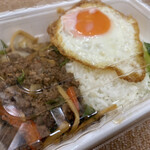 さいとう食堂 - 【スペシャルガパオ・ガパオヌア】牛肉のうまみと肉肉しい食感が最高！