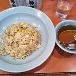 丸吉飯店 - 炒飯 750円(税込)(2021年10月27日撮影)