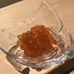 鮨 天使 - あての「いくら」
      これも子供がパクパクと。私のあてが・・・