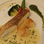 町家フレンチ プランセス メゾン - 真鯛とホタテのポアレ レモン風味のベルモットソース アップ