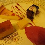 町家フレンチ プランセス メゾン - デザート盛り合わせ(ガトーショコラ・チーズケーキ・キャラメルムース・カシスシャーベット・サツマイモ甘煮) アップ