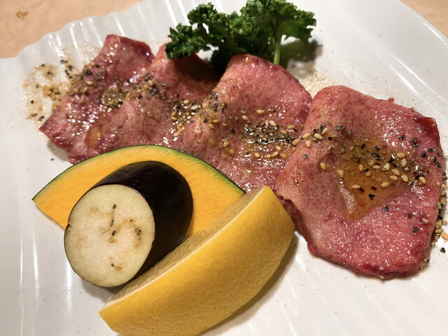 Sumibi Yakiniku Hanzomon