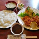 サンフラワー - ごまだれひれかつ定食･4つ（1200円）