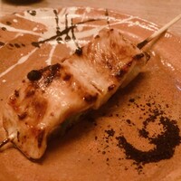 焼き鳥とワイン 萬鳥 祇園店 - 中にネギが有ります