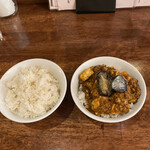 海老丸らーめん - 【平日ランチサービス】白米0円、マーボー茄子・豆腐丼50円