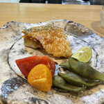 四谷 うえ村 - 甘鯛だっけなんだ？の松笠焼き♡付け合わせは黒豆の枝豆、アメーラトマト、ほおずき♡