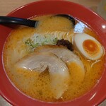 横浜家系ラーメン春樹 - えび豚骨塩拉麺790円