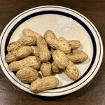 BARU 竹末 - お通し：ゆで落花生(400円)
