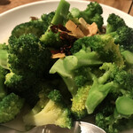 フラット - ブロッコリーペペロンチーノ