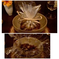 il tram - 木の子のコンソメスープ
                    耐熱製ビニール袋に入るスープ、結ばれた紐を解いたらそのままスプーンでいただきます。
                    袋を開いた時の木の子の香りの拡がりは素敵です♪