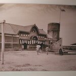 Teradomarichuuousuisammarunaka - 初代の水族館は「寺泊水族館」で1931年（昭和6年）