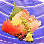日本料理 汐菜 - 季の物（マグロ、カンパチ、サワラ、スズキ）盛り合わせ 妻一式 土佐醤油