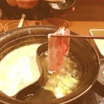 Shabushabu Onyasai - 豚コースで十分楽しめます٩꒰｡•◡•｡꒱۶  モツァレラしゃぶしゃぶ、ニョッキを豆乳だしでいただきました✨