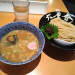 六厘舎 - 生七味つけ麺990円(税込)