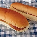 ベーカリー コパン - メンチカツサンド(220円)とごぼうサラダサンド(200円)