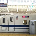 デリカステーション東京 - 新幹線17番ホーム16号車前