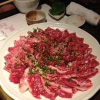 馬桜 下通り店 - 焼肉コースの焼肉4人前