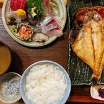 囲炉茶屋 - 金目鯛の干物とお刺身定食