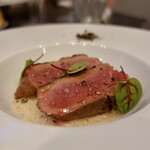 VANNO - 鴨のロースト ポルチーニ茸のカプチーノ風ソース ティミズペッパー風味