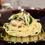 VANNO - スパゲッティ牡蠣と九条葱のアーリオ・オーリオ