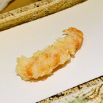 日本橋 蕎ノ字 - ◆車海老（鹿児島産）
      ☆一つ目のレアの海老は塩で頂く。絶妙な火入れ加減である。