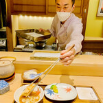 日本橋 蕎ノ字 - ◆車海老の頭
      ☆二つ目は天つゆで頂く。