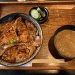 Butalian Restaurant - 豚丼(豚汁選択)¥1050